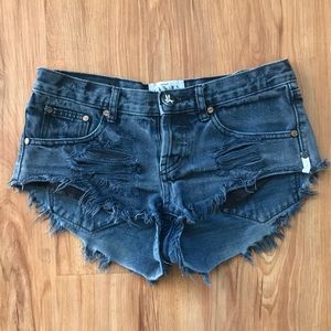 ONE teaspoon Bonitas. Low waist button fly raw hem